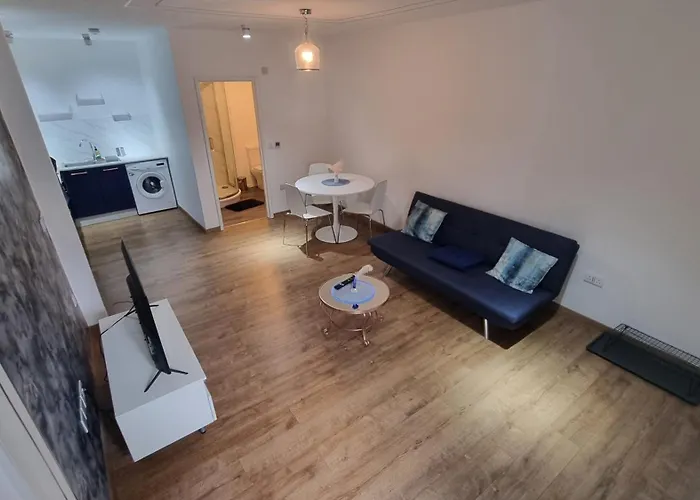 Glamour No2 Flat